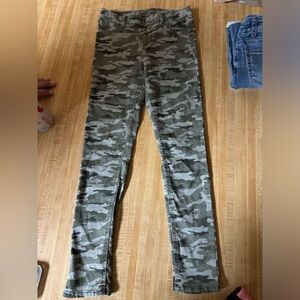 Wonder Nation girls camo jeans size 10/12